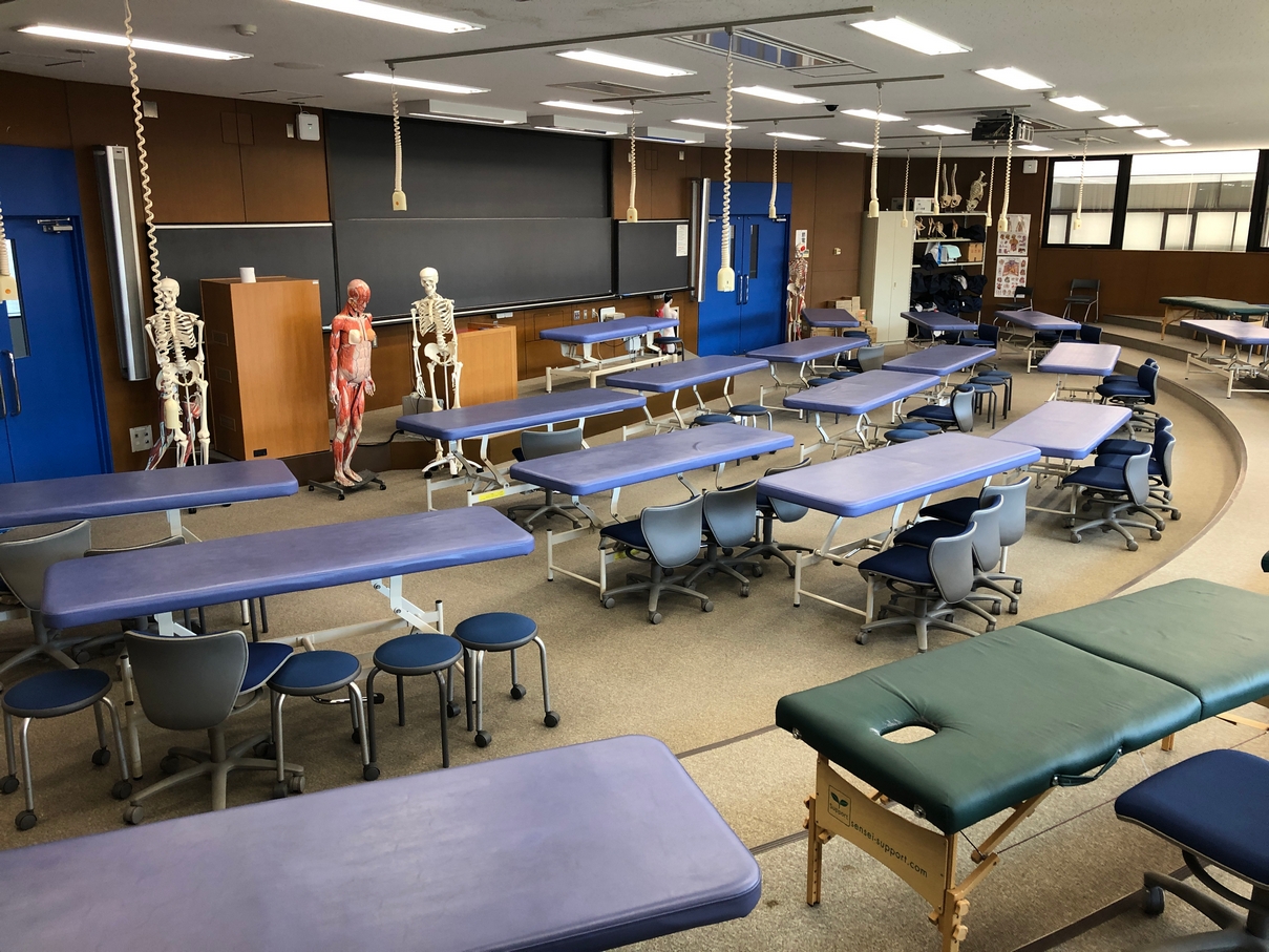 スポーツ健康学部棟 施設紹介 法政大学 教室設備ガイド